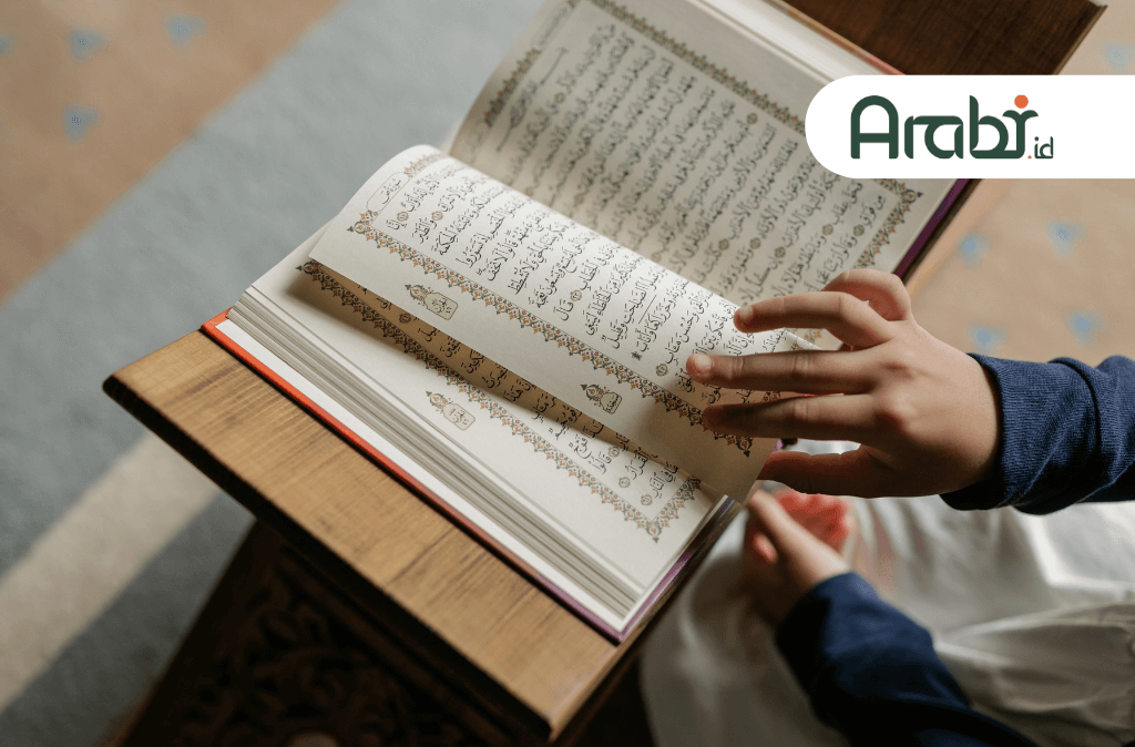 sedang belajar kursus mengaji al-quran Indonesia